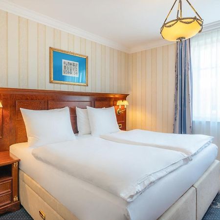 Seetelhotel Ahlbecker Hof هيرينجسدورف المظهر الخارجي الصورة A room at the hotel