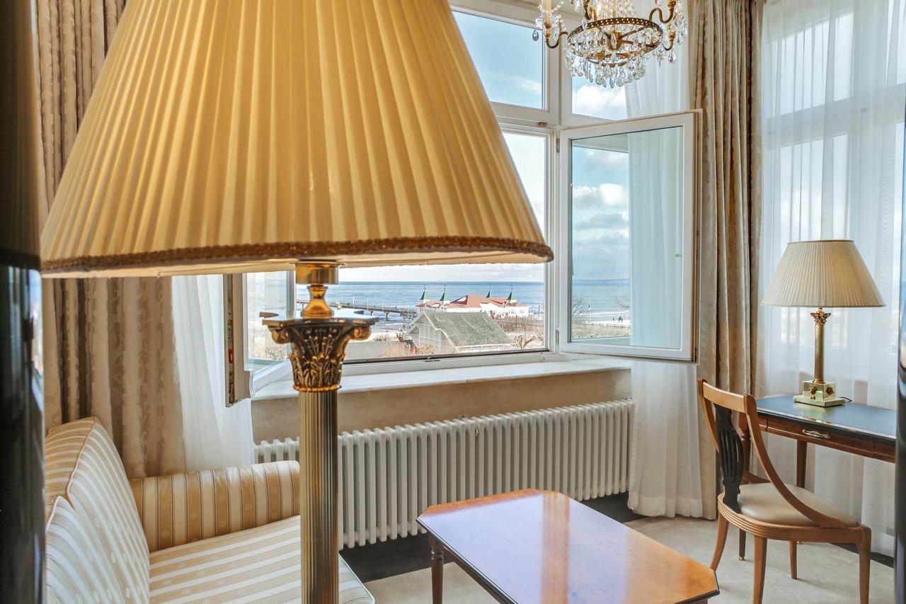 Seetelhotel Ahlbecker Hof هيرينجسدورف المظهر الخارجي الصورة A room at the hotel