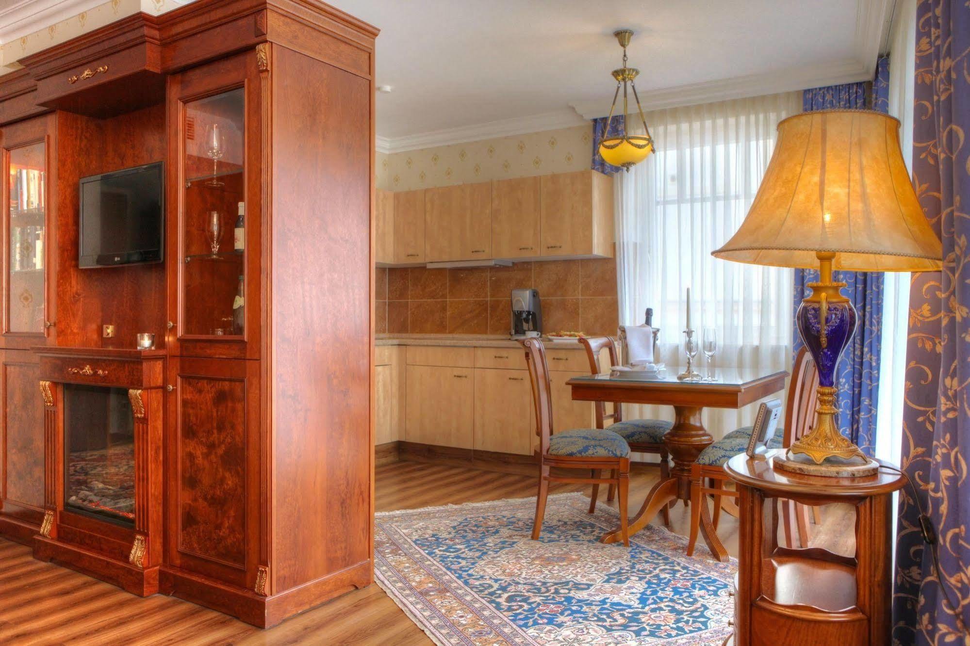 Seetelhotel Ahlbecker Hof هيرينجسدورف المظهر الخارجي الصورة A typical apartment
