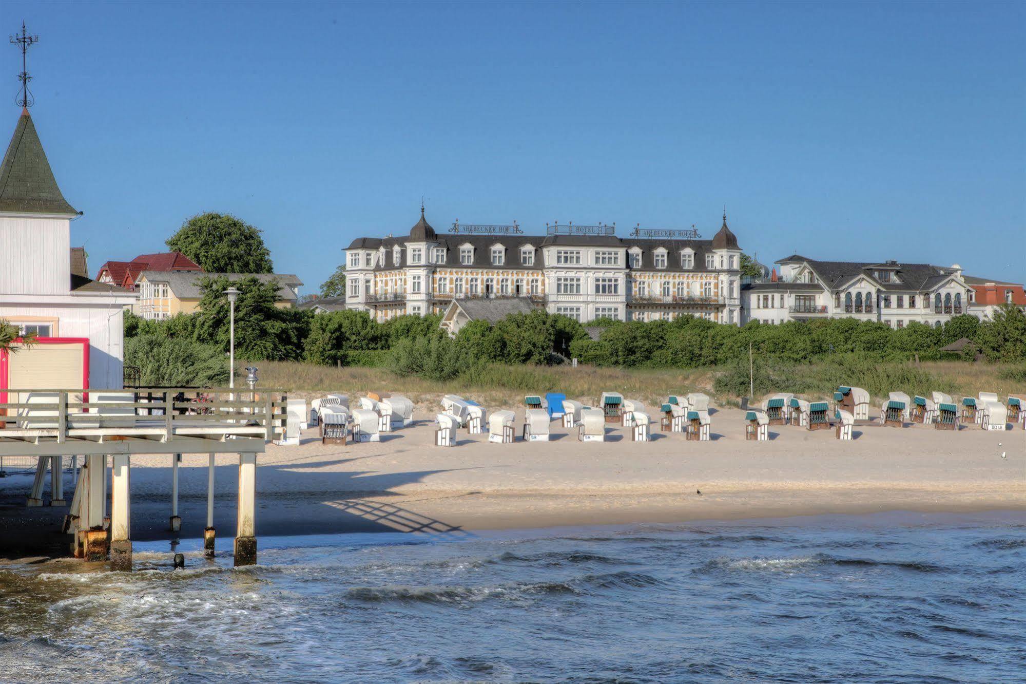 Seetelhotel Ahlbecker Hof هيرينجسدورف المظهر الخارجي الصورة The Baltic Sea at Binz